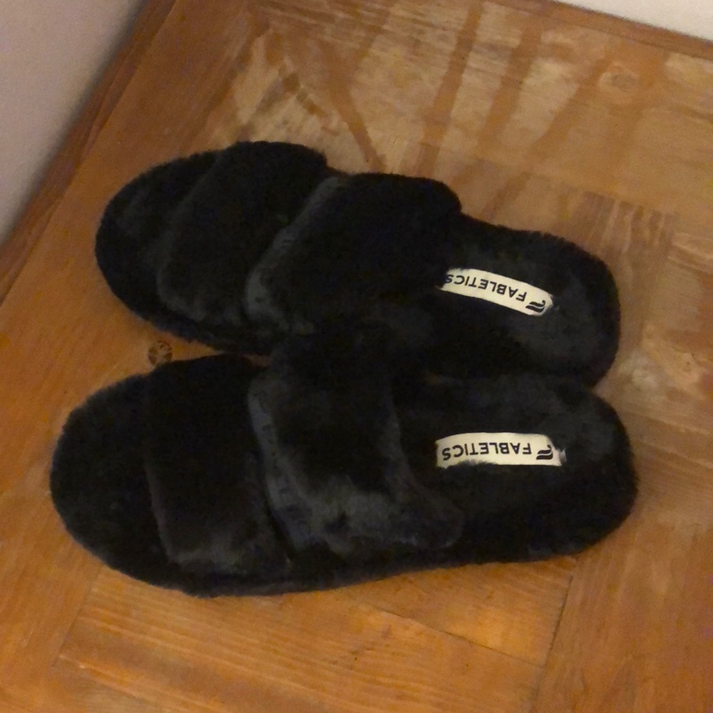 Fabletics snug strap slippers